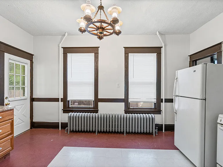 320 Saratoga St #1 — Photo 16
