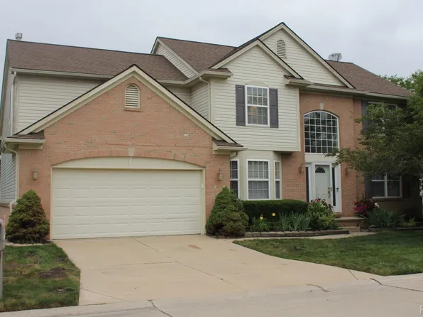 26956 N Monroe Dr, Southfield, MI 48034