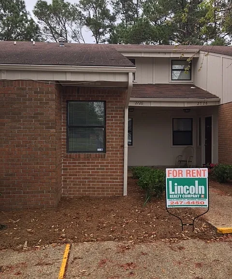 2726 Tyndall Dr — Photo 1