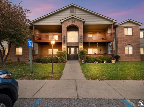 9635 Wildflower Ct, Belleville, MI 48111