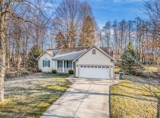 72684 Faye Ct, South Haven, MI 49090