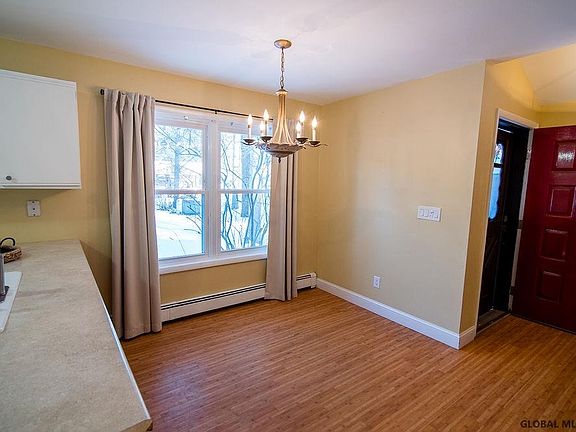 3rd image of 88 Arrow Wood Pl