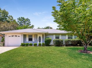 2704 Deerfield Ln, Northport, AL 35473