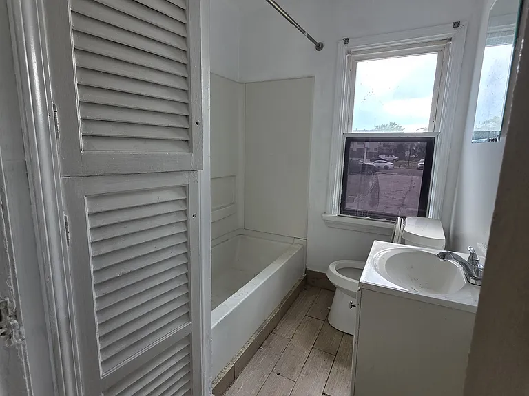 414 Lisbon Ave #1 — Photo 10