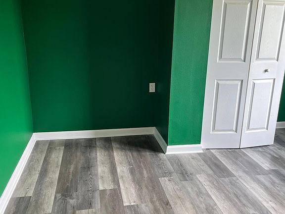 3rd image of 8177 Gum St