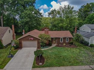 20602 Sandalwood Ln, Strongsville, OH