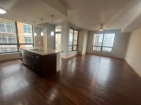 Venture Luxury High Rise — Photo 120