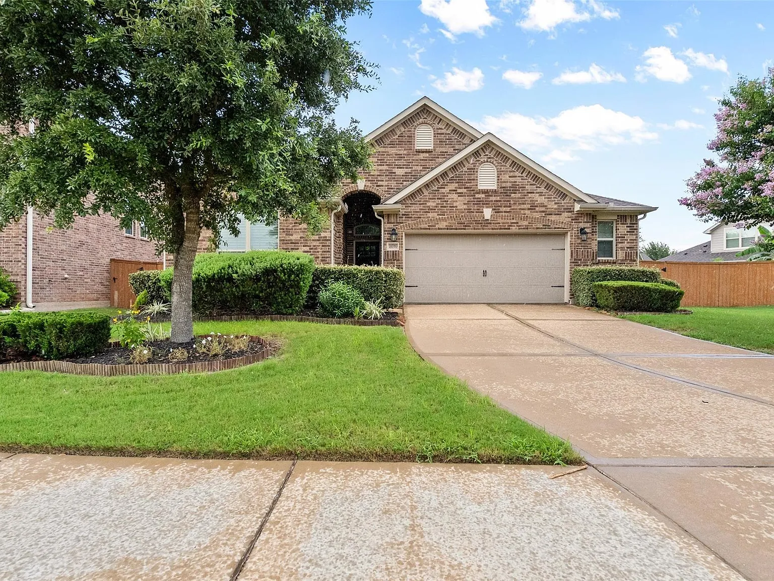 3 bed, 2.0 bath, 2087 sqft, $2,550 — Photo 4