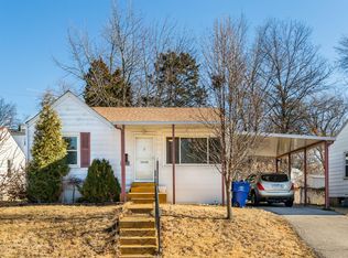 1382 Mobile Ct, Saint Louis, MO 63139