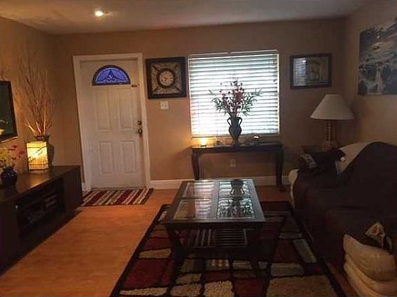2nd image of 2050 NW 31st Ave