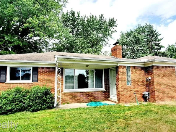 39409 Dequindre Rd, Troy, MI 48085