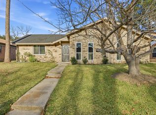 4622 Oakwood Dr, Garland, TX 75043