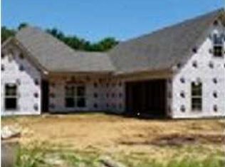 1718 S Robertson Place Dr, Hernando, MS 38632