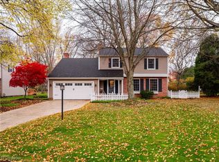 392 Walmar Rd, Bay Village, OH 44140