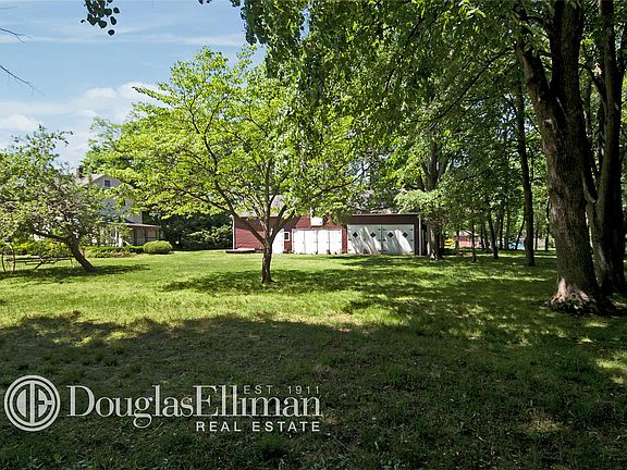 3rd image of 147 Cambon Ave
