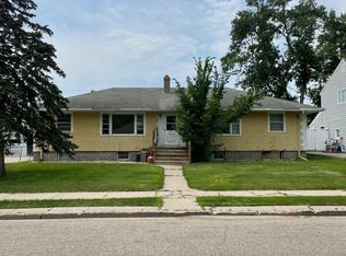 1720 S 3rd St, Aberdeen, SD 57401
