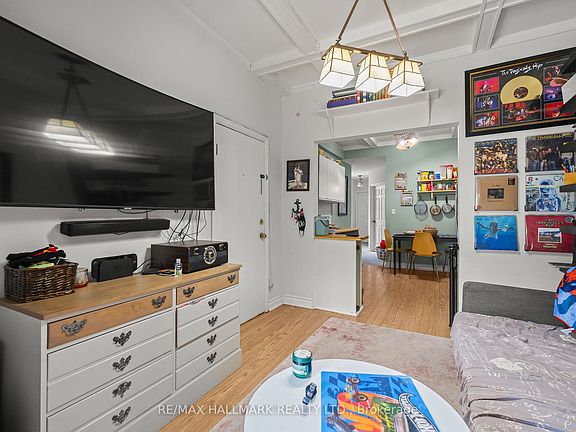 3rd image of 159 Parkmount Rd