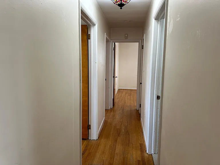 546 Burnside Ave — Photo 6