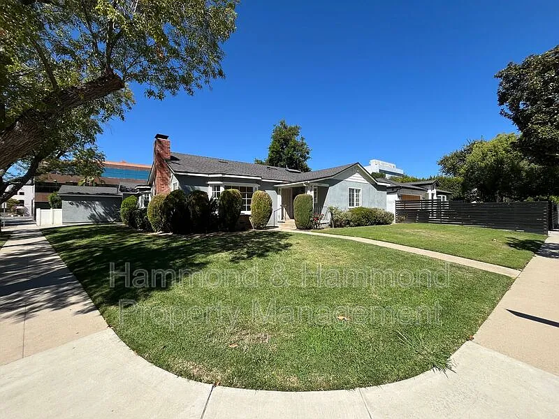 4 bed, 3.5 bath, 2200 sqft, $7,995 — Photo 2