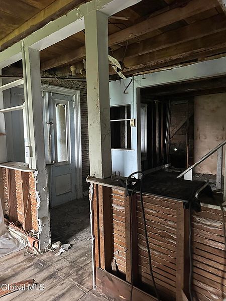 5th image of 3964 Putnam Road