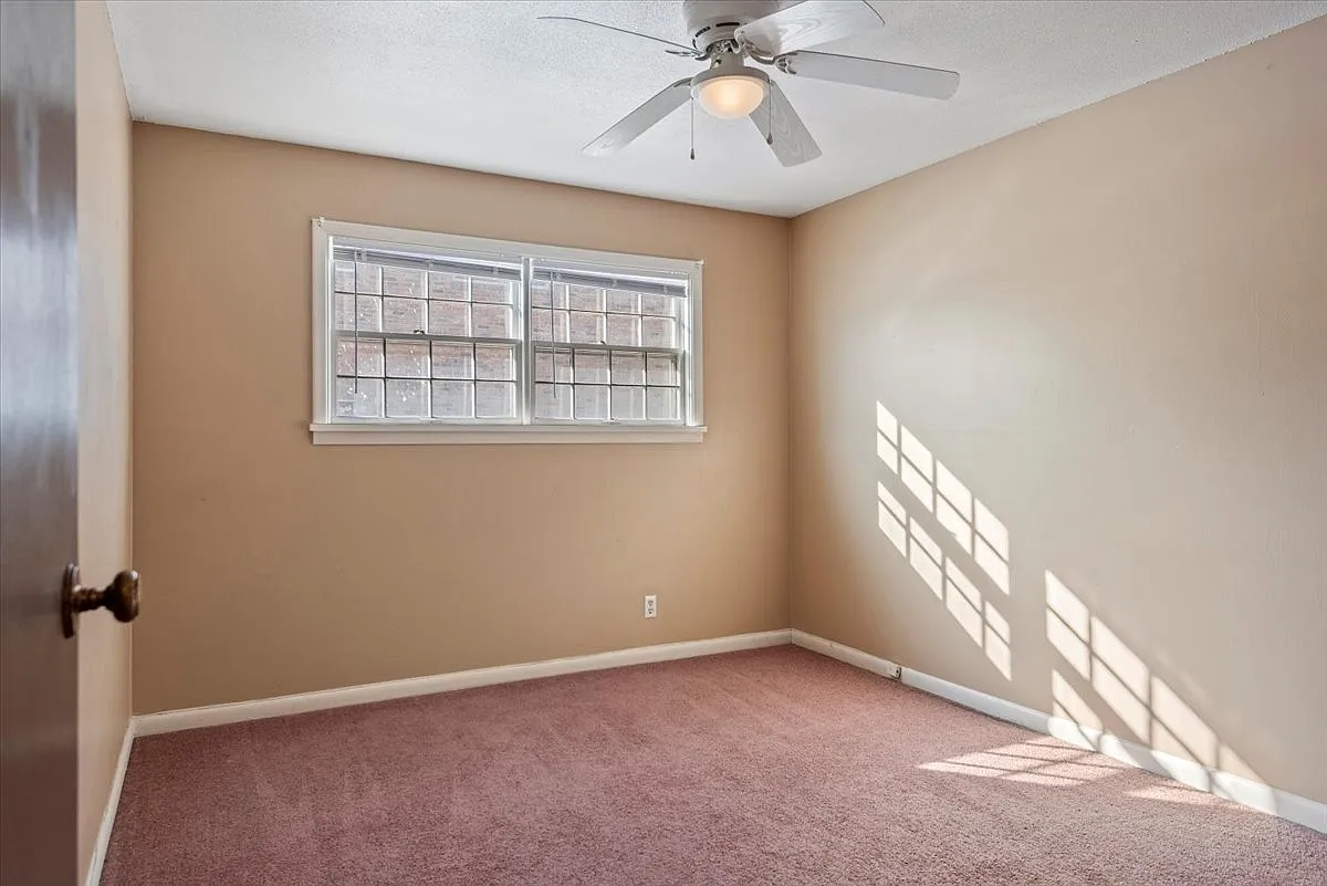 Brick Haven - 117 - Unit 5 — Photo 4
