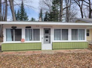 212 Mallard Ave, Houghton Lake, MI 48629
