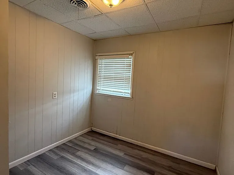 2447 E Walnut Street — Photo 6