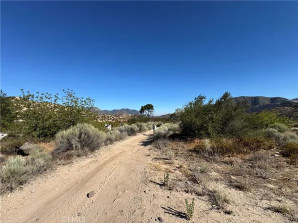 4292 Davis Ranch Rd, Phelan, CA 92371