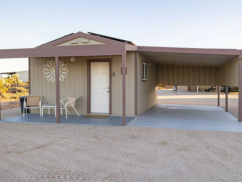 27102 E Lucia Dr