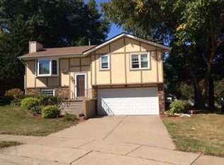 2208 Spring Ct, Davenport, IA 52803