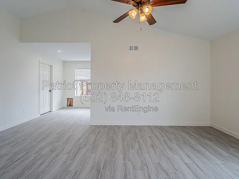 7003 W Sierra St — Photo 7