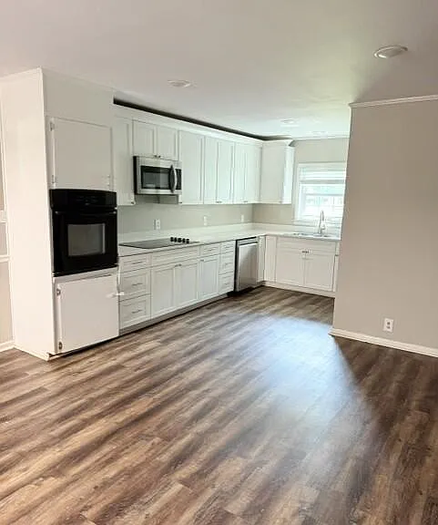 622 N Henry St — Photo 9
