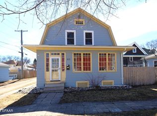 415 6th Ave S, Grand Forks, ND 58201