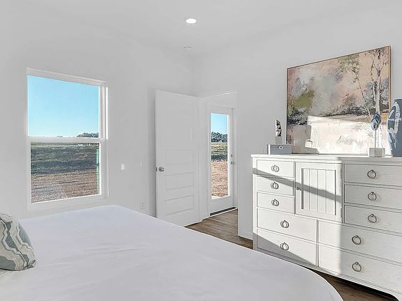 2nd image of 13623 Logan Pl