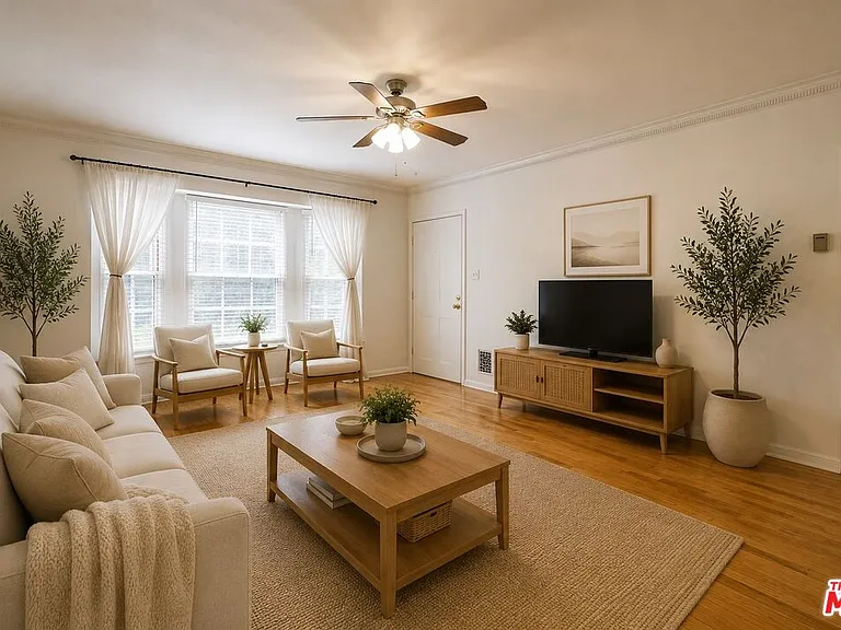 8551 Holloway Dr #1 — Photo 3
