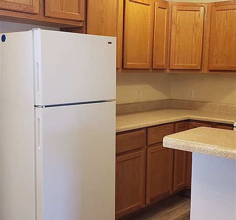 5th image of 2501 S Lea Ave