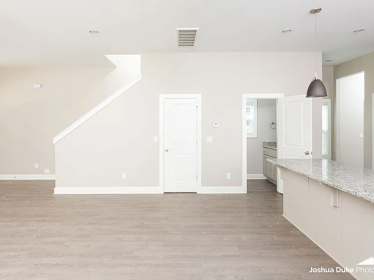 1320 S College Ave — Photo 8