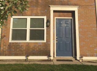 1490 Worthington Row Dr, Columbus, OH 43235