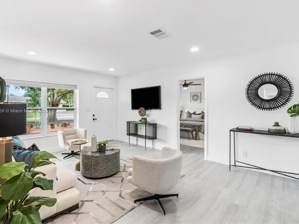 7321 NW 11th Pl, Plantation, FL 33313