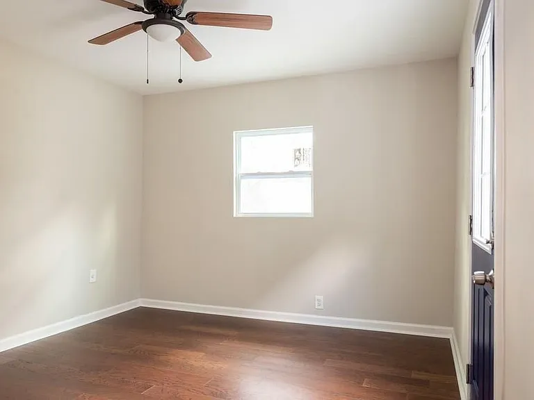401 Freshman Dr — Photo 12