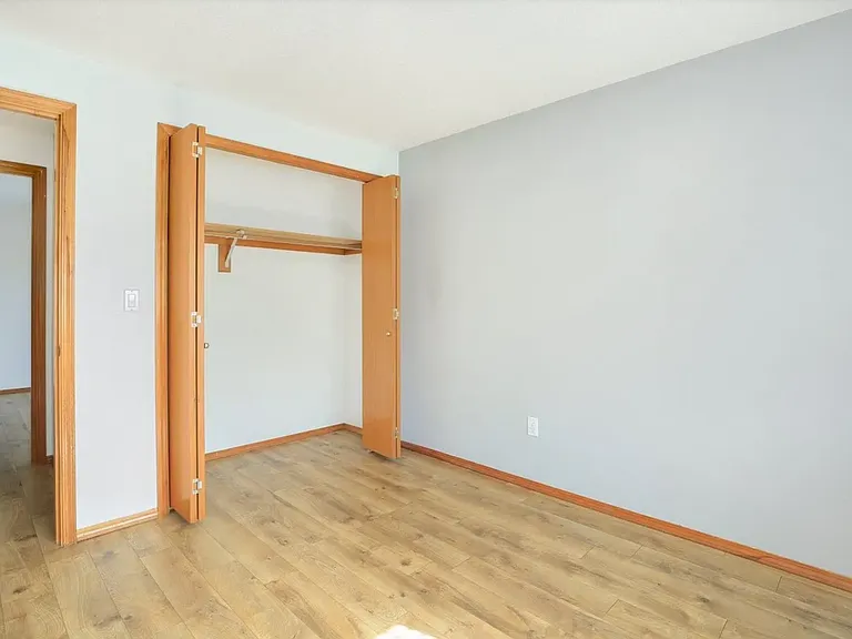 upstairs bedroom 3