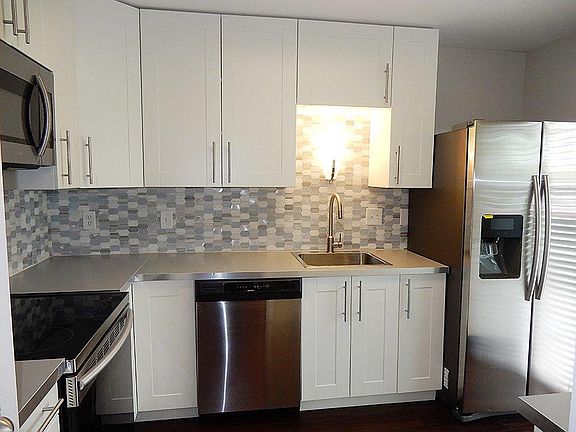 4th image of 70 Twin Lakes Dr