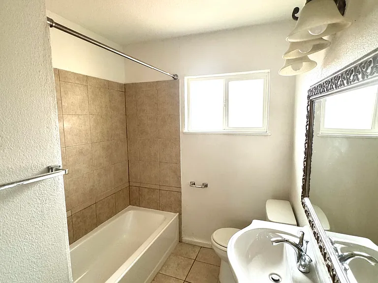 209 San Saba Rd — Photo 15