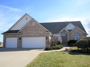 500 Hunters Rdg, Auburn, IN 46706