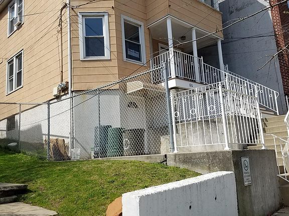 2nd image of 80 Saint Pauls Ave Floor 3