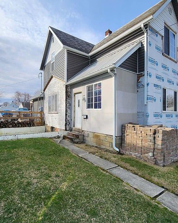 1st image of 611 W Warren St