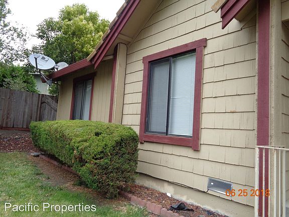 2nd image of 1609 Rainier Ave