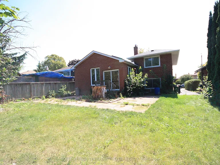 54 Beacham Cres #LOWER — Photo 10