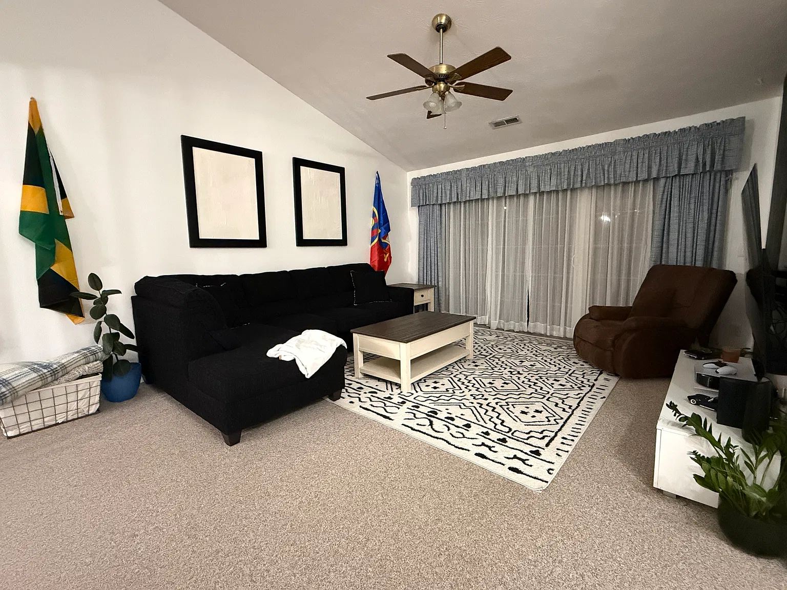 2 bed, 1324 sqft, $2,200 — Photo 3