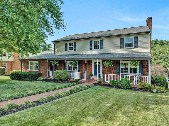 2nd image of 944 Kenbridge Pl